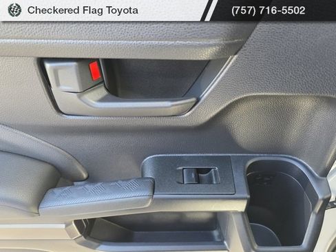 Used 2025 Toyota 4Runner SR5 image 40