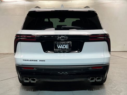 Used 2025 Chevrolet Traverse LT w/ Midnight/Sport Edition AWD/4WD image 5