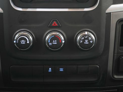 Used 2023 RAM 1500 Classic SLT AWD/4WD image 19