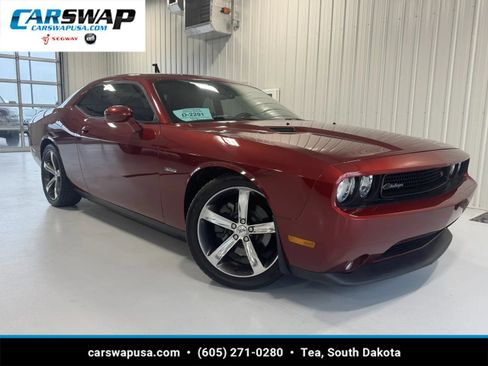 Used 2014 Dodge Challenger R/T RWD image 1