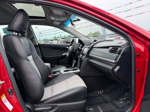 Used 2014 Toyota Camry SE FWD image 21