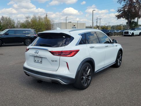 Used 2019 INFINITI QX50 Essential w/ Sensory Package image 3