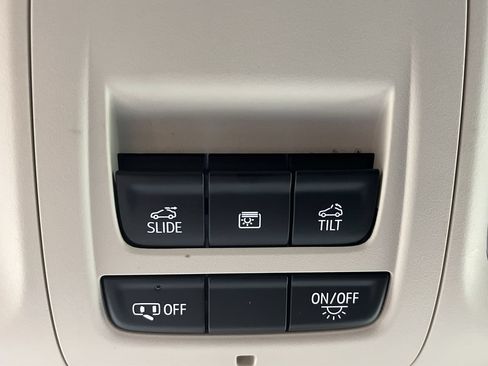 Certified 2021 Buick Envision Essence w/ Sport Touring Package AWD/4WD image 27