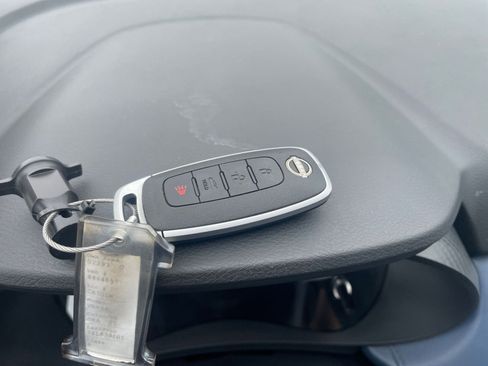 Used 2025 Nissan Versa SV image 21