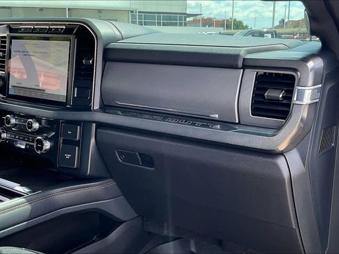 Used 2024 Ford F250 Platinum AWD/4WD image 18