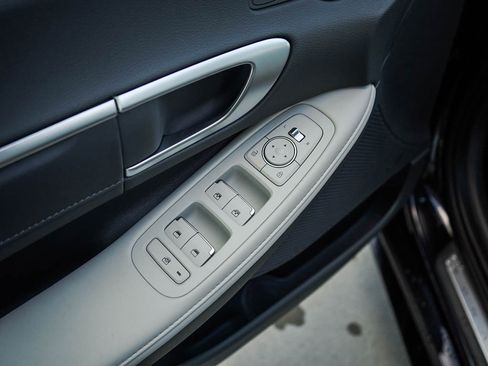 New 2026 Hyundai Sonata Limited image 17