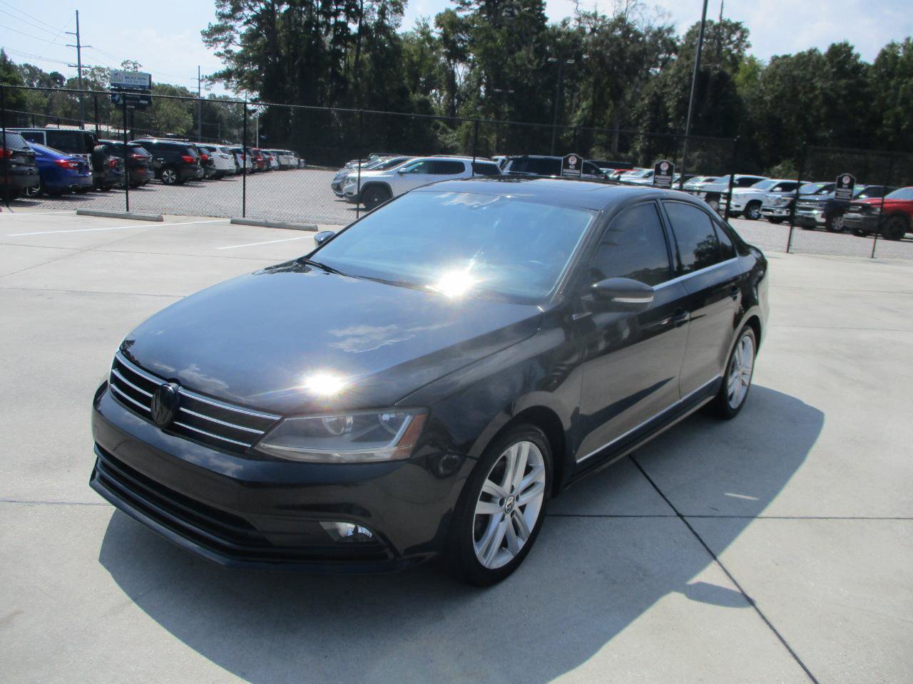 Used 2017 Volkswagen Jetta SEL FWD image 5