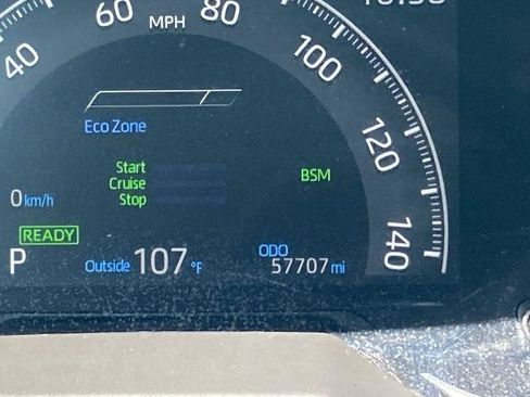Used 2024 Toyota RAV4 XLE AWD/4WD image 8