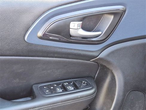 Used 2015 Chrysler 200 S w/ Comfort Group image 23
