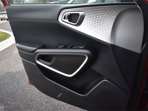 Used 2020 Kia Soul LX image 26