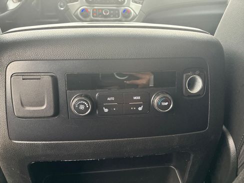 Used 2019 GMC Yukon XL SLT AWD/4WD image 19