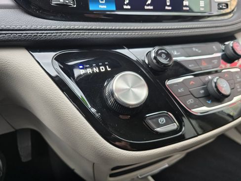 Used 2023 Chrysler Pacifica Touring-L FWD image 30