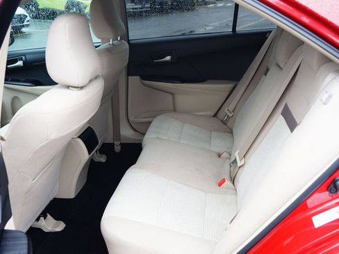 Used 2013 Toyota Camry LE image 14