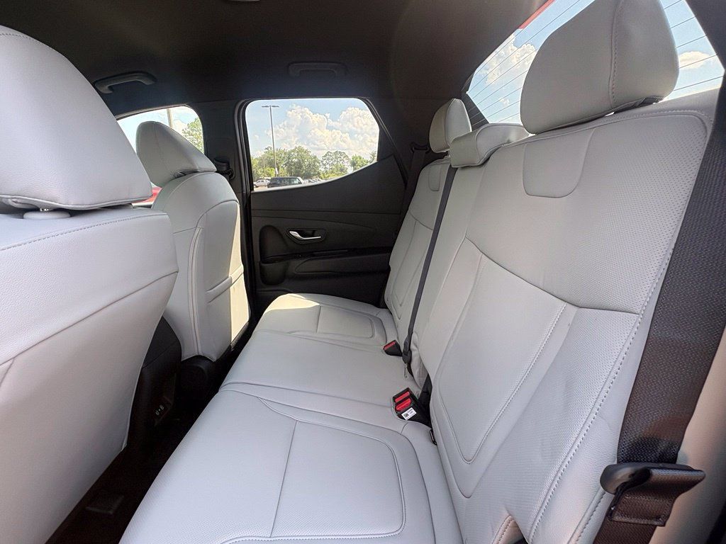 New 2027 Hyundai Santa Cruz SE FWD image 12