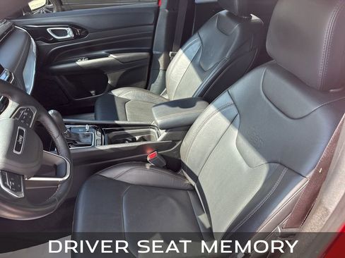 Used 2022 Jeep Compass Limited image 15