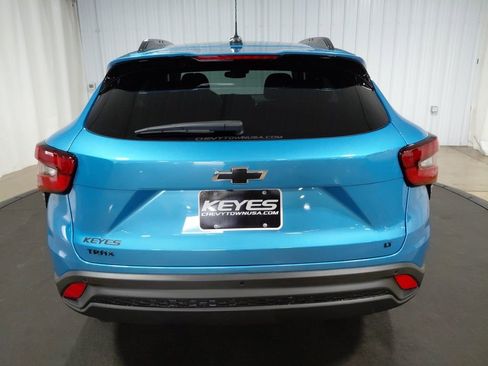 New 2026 Chevrolet Trax LT w/ Driver Confidence Package FWD image 7