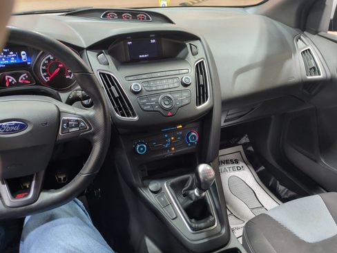Used 2018 Ford Focus ST FWD image 22