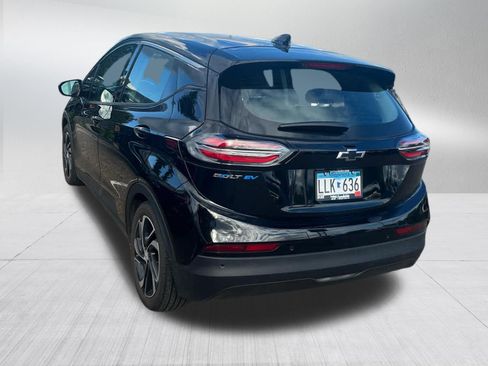 Used 2023 Chevrolet Bolt LT w/ Infotainment Package FWD image 5