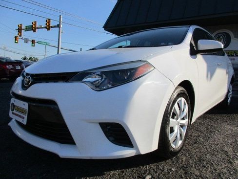 Used 2016 Toyota Corolla LE FWD image 4
