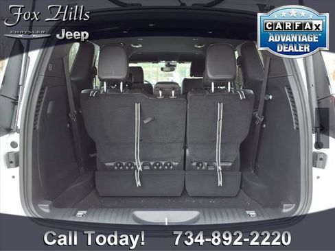 New 2026 Chrysler Pacifica Select AWD/4WD image 10