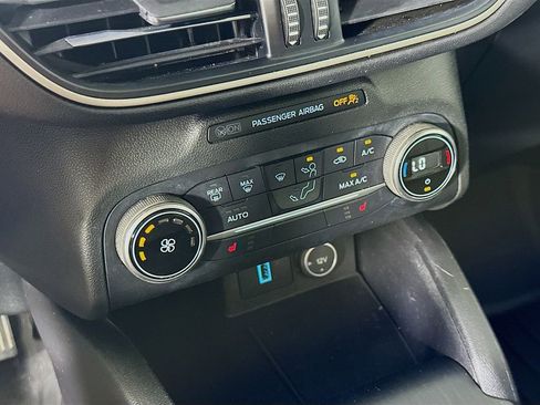 Used 2020 Ford Escape SE FWD image 25