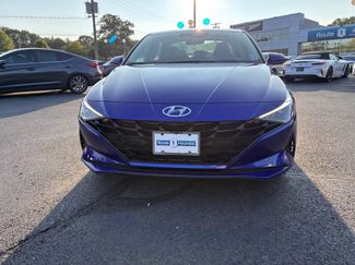 Used 2023 Hyundai Elantra SEL FWD video 2