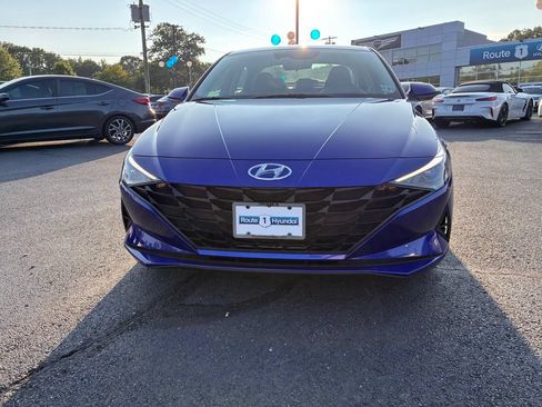 Used 2023 Hyundai Elantra SEL FWD image 2