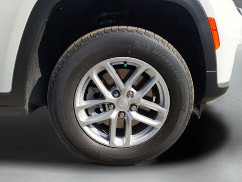 New 2025 Jeep Grand Cherokee L Laredo w/ Luxury Tech Group I image 39