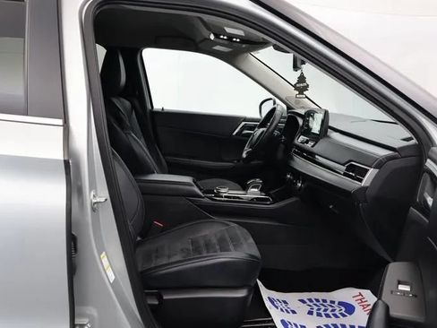 Used 2025 Mitsubishi Outlander SE AWD/4WD image 17