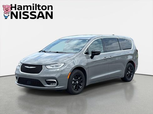 Used 2025 Chrysler Pacifica Select FWD image 5