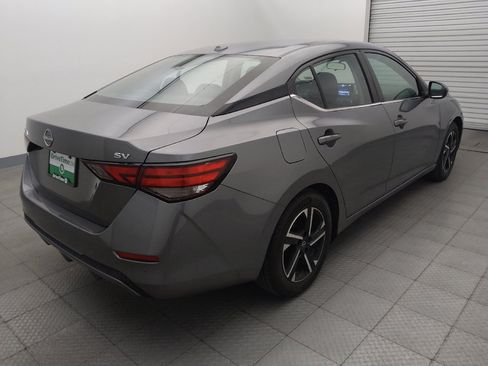 Used 2024 Nissan Sentra SV FWD image 9