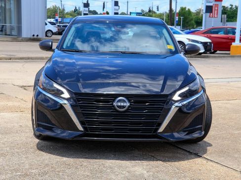 Used 2025 Nissan Altima 2.5 SV FWD image 22