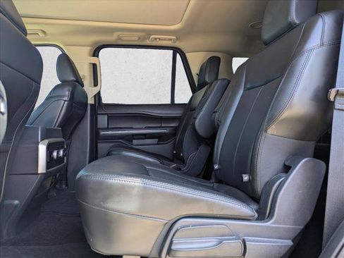 Used 2022 Ford Expedition XLT RWD image 19
