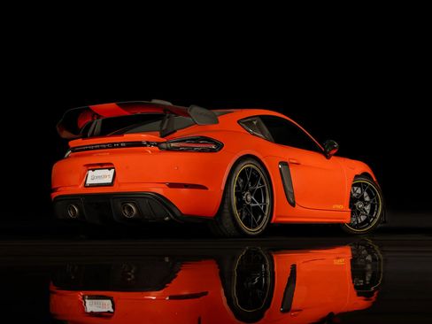 Used 2025 Porsche 718 Cayman GT4 RS RWD image 10