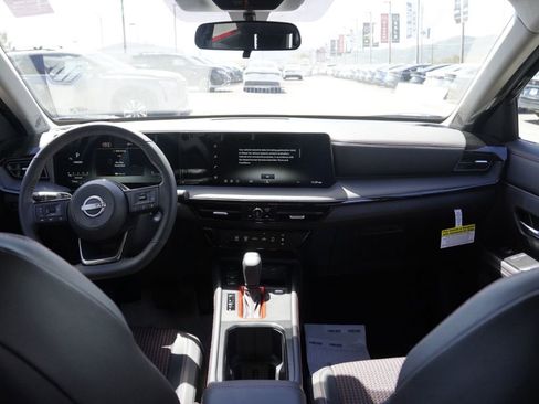 New 2026 Nissan Kicks SR FWD image 19