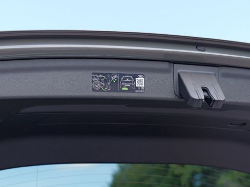 New 2025 Audi Q3 2.0T Premium image 33