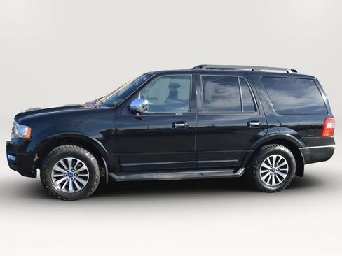 Used 2017 Ford Expedition XLT image 3