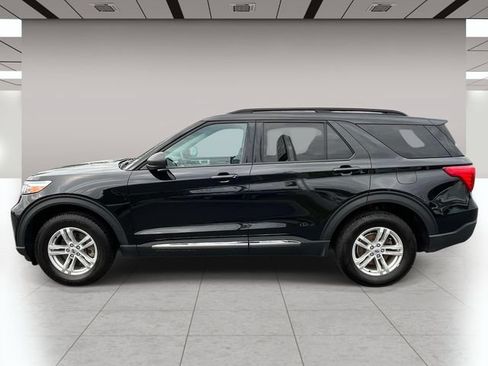 Used 2023 Ford Explorer XLT w/ Class IV Trailer Tow Package AWD/4WD image 7