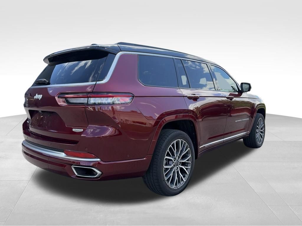 Used 2025 Jeep Grand Cherokee L Summit AWD/4WD image 16
