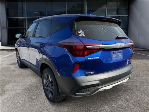 Used 2022 Kia Seltos LX image 3