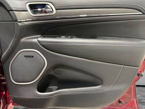 Used 2018 Jeep Grand Cherokee SRT image 12
