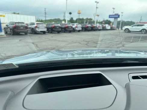 Used 2024 Volvo XC60 B5 Ultimate w/ Protection Package Premier AWD/4WD image 32