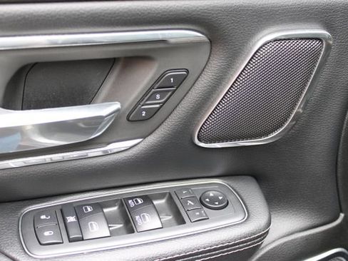 Used 2019 RAM 1500 Laramie AWD/4WD image 11