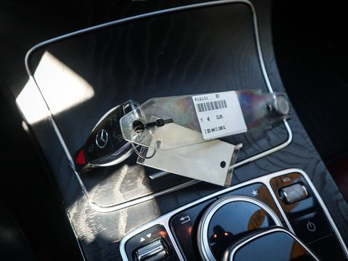 Used 2017 Mercedes-Benz C 300 4MATIC Cabriolet image 36