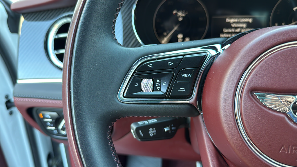 Used 2023 Bentley Bentayga Extended Wheelbase AWD/4WD image 38