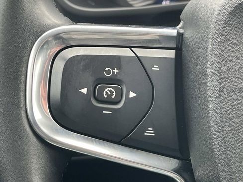 Used 2023 Volvo XC40 B5 Plus w/ Protection Package Premier image 30