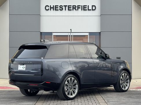 Certified 2025 Land Rover Range Rover SE AWD/4WD image 2