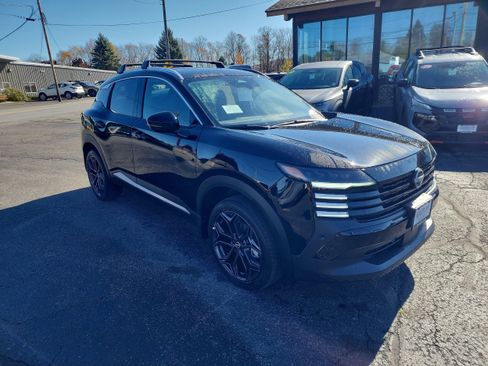 New 2026 Nissan Kicks SR w/ Cold Weather Package image 1