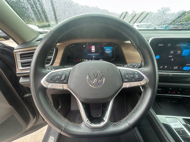 Used 2025 Volkswagen Atlas SE FWD image 29