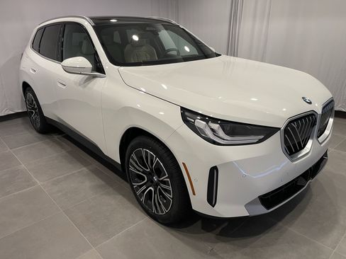 New 2026 BMW X3 xDrive30 w/ Premium Package image 3